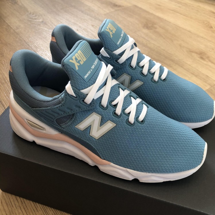 Женские кроссовки New Balance X-90